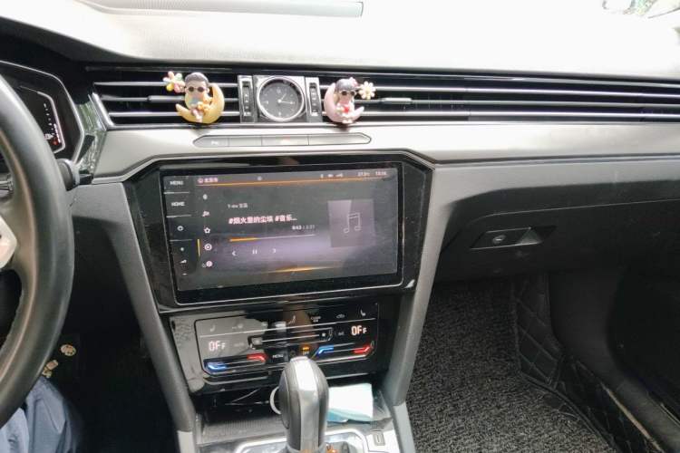 Used Volkswagen Magotan 2020 330TSI DSG Luxury Edition Audio And AC Panel