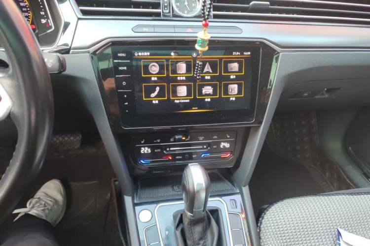 Used Volkswagen Magotan 2020 330TSI DSG Luxury Edition Audio And AC Panel