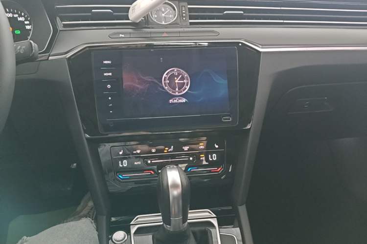 Used Volkswagen Magotan 2020 330TSI DSG Luxury Edition Audio And AC Panel