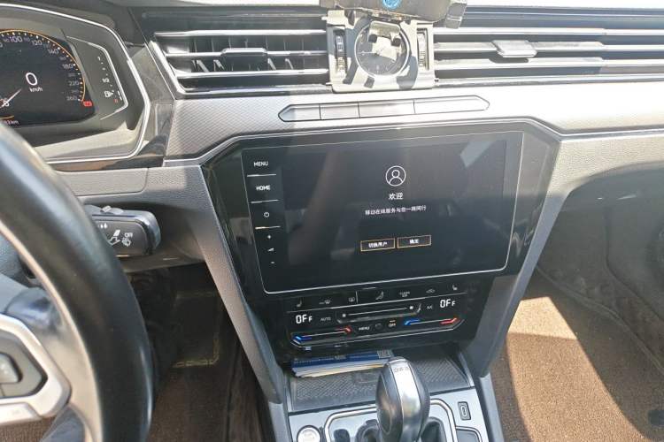 Used Volkswagen Magotan 2020 330TSI DSG Luxury Edition Audio And AC Panel