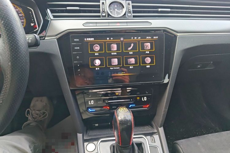 Used Volkswagen Magotan 2020 330TSI DSG Luxury Edition Audio And AC Panel