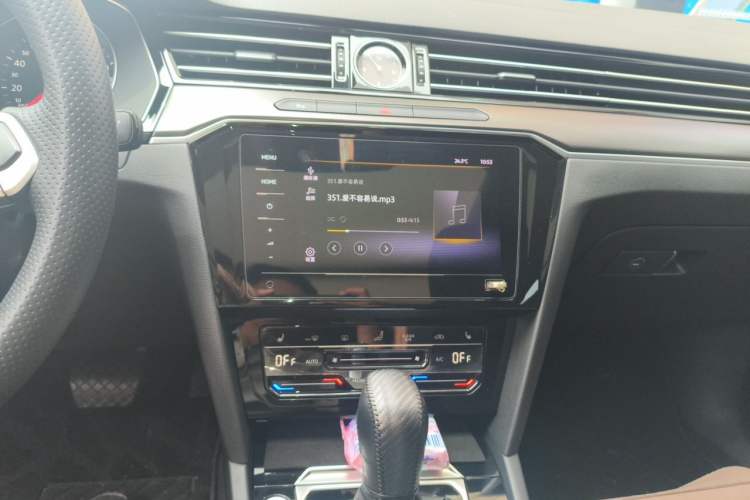 Used Volkswagen Magotan 2020 330TSI DSG Leading Model Audio And AC Panel