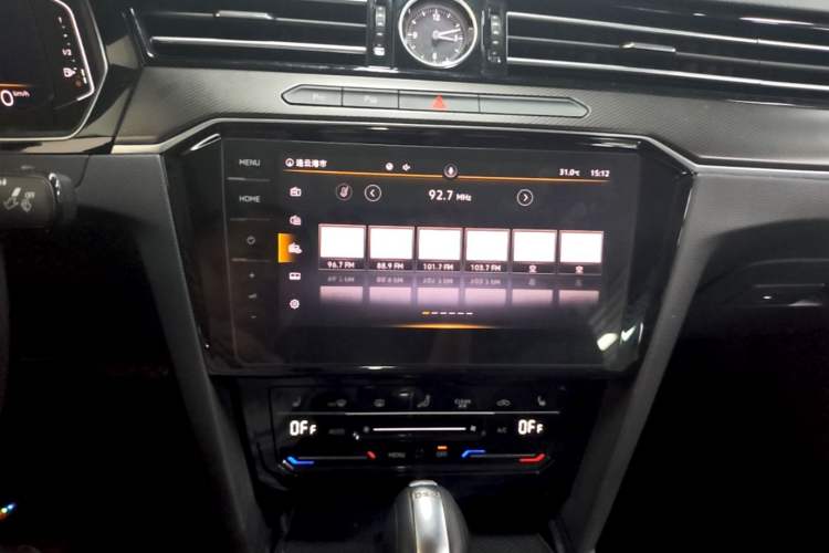 Used Volkswagen Magotan 2020 380TSI DSG Luxury Version Audio And AC Panel