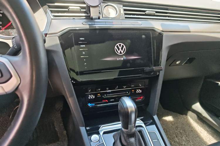 Used Volkswagen Magotan 2020 330TSI DSG Leading Model Audio And AC Panel
