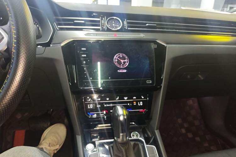 Used Volkswagen Magotan 2020 330TSI DSG Leading Model Audio And AC Panel