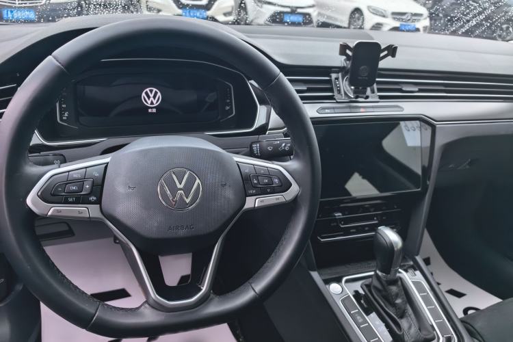 Used Volkswagen Magotan 2020 330TSI DSG Luxury Edition Audio And AC Panel