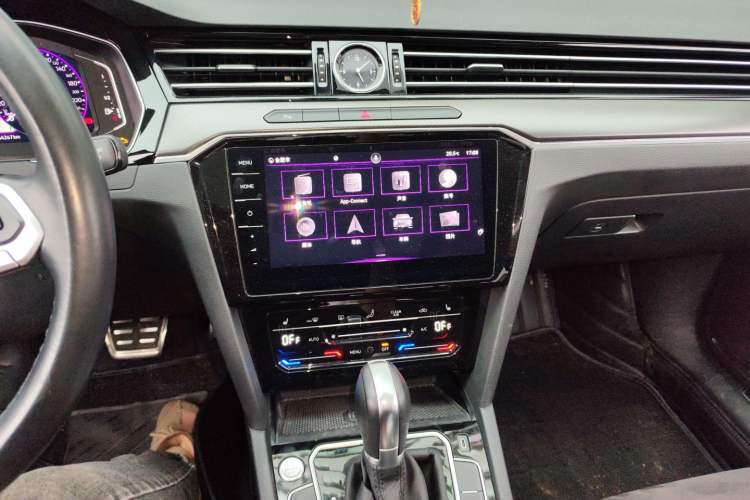 Used Volkswagen Magotan 2020 330TSI DSG Luxury Edition Audio And AC Panel