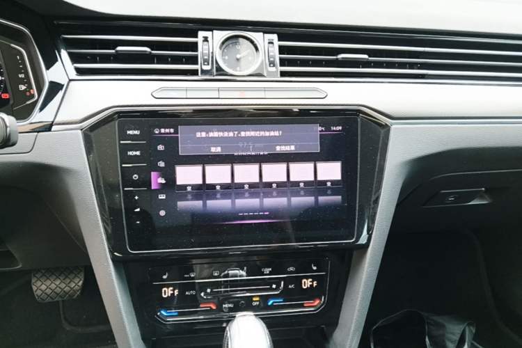 Used Volkswagen Magotan 2020 330TSI DSG Luxury Edition Audio And AC Panel