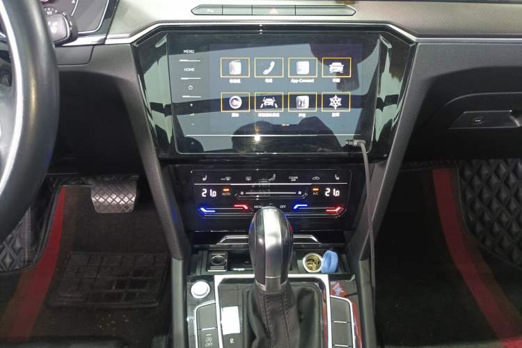 Used Volkswagen Magotan 2020 330TSI DSG Leading Model Audio And AC Panel