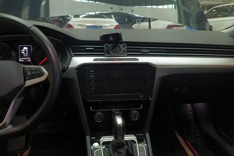 Used Volkswagen Magotan 2020 280TSI DSG Comfort Edition Audio And AC Panel