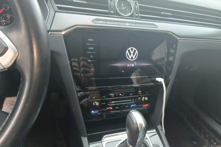 Used Volkswagen Magotan 2020 330TSI DSG Leading Model Audio And AC Panel