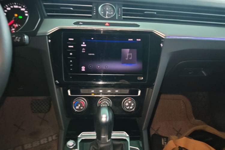 Used Volkswagen Magotan 2020 280TSI DSG Comfort Edition Audio And AC Panel