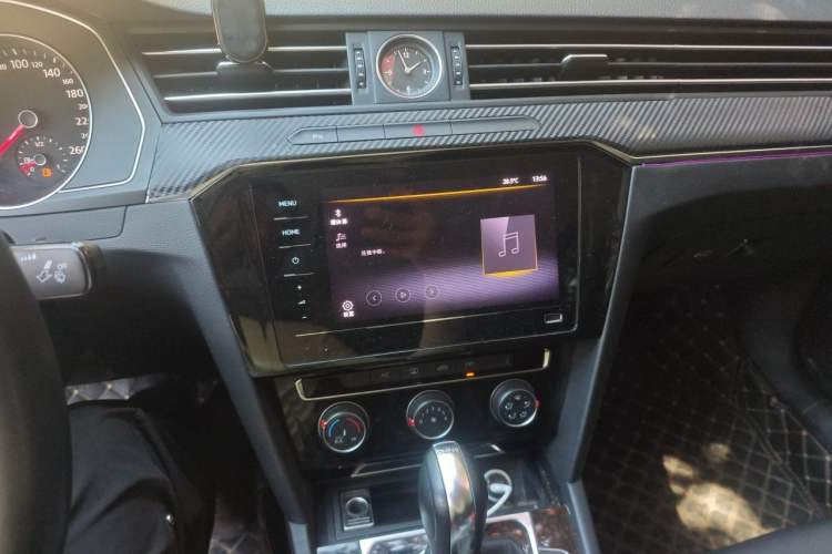 Used Volkswagen Magotan 2020 280TSI DSG Comfort Edition Audio And AC Panel