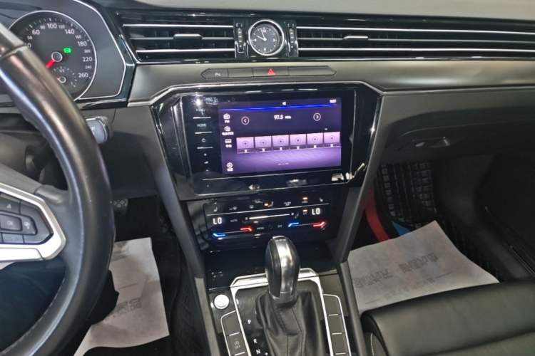 Used Volkswagen Magotan 2020 330TSI DSG Leading Model Audio And AC Panel