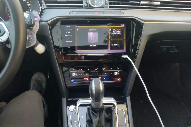 Used Volkswagen Magotan 2020 330TSI DSG Leading Model Audio And AC Panel