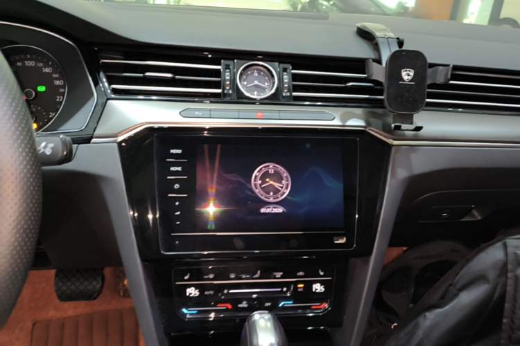 Used Volkswagen Magotan 2020 330TSI DSG Leading Model Audio And AC Panel