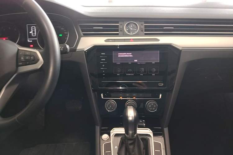 Used Volkswagen Magotan 2020 280TSI DSG Comfort Edition Audio And AC Panel