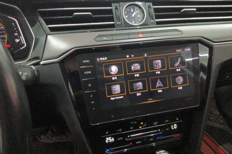 Used Volkswagen Magotan 2020 330TSI DSG Luxury Edition Audio And AC Panel