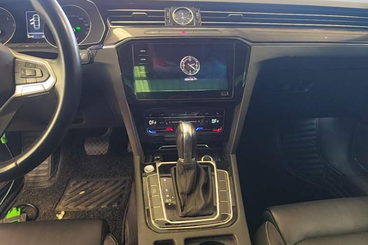 Used Volkswagen Magotan 2020 330TSI DSG Leading Model Audio And AC Panel