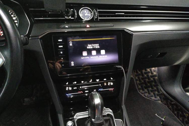 Used Volkswagen Magotan 2020 330TSI DSG Leading Model Audio And AC Panel