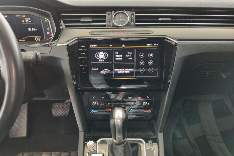 Used Volkswagen Magotan 2020 330TSI DSG Luxury Edition Audio And AC Panel
