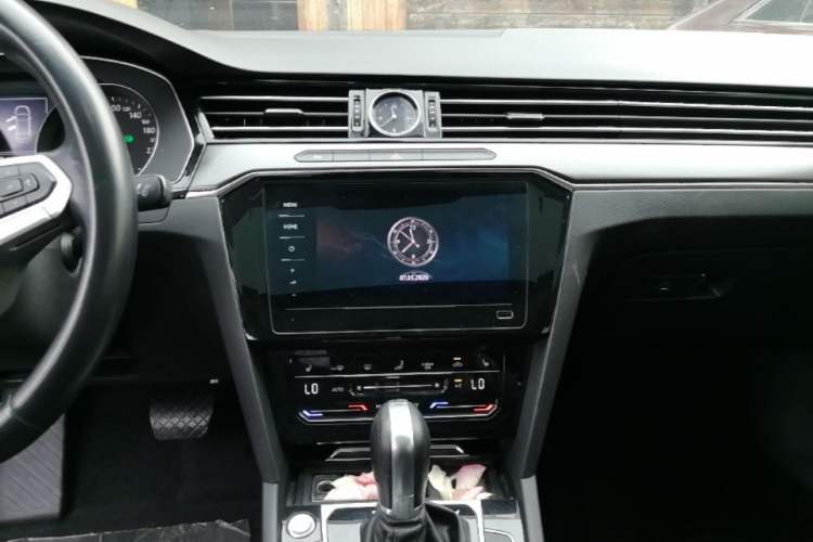 Used Volkswagen Magotan 2020 330TSI DSG Leading Model Audio And AC Panel