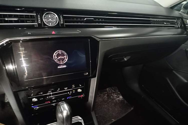 Used Volkswagen Magotan 2020 330TSI DSG Leading Model Audio And AC Panel