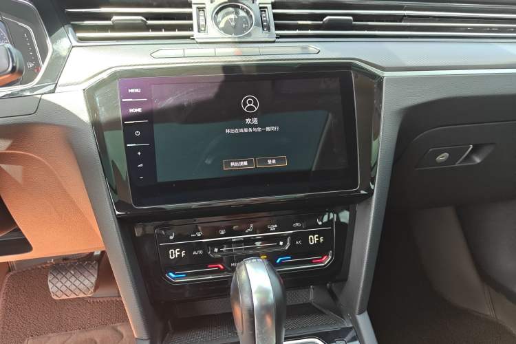 Used Volkswagen Magotan 2020 330TSI DSG Luxury Edition Audio And AC Panel