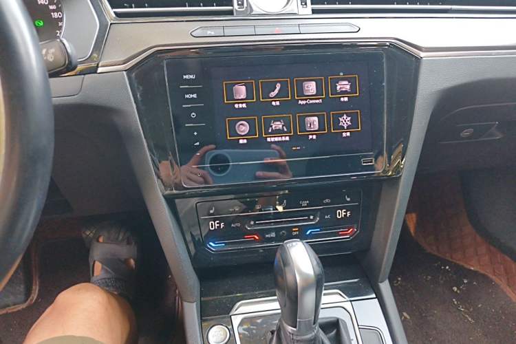 Used Volkswagen Magotan 2020 330TSI DSG Leading Model Audio And AC Panel