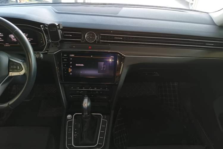 Used Volkswagen Magotan 2020 330TSI DSG Leading Model Audio And AC Panel