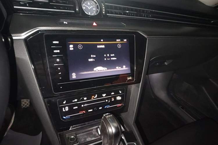 Used Volkswagen Magotan 2020 330TSI DSG Leading Model Audio And AC Panel