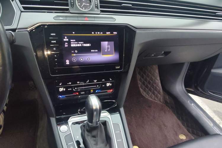 Used Volkswagen Magotan 2020 330TSI DSG Leading Model Audio And AC Panel