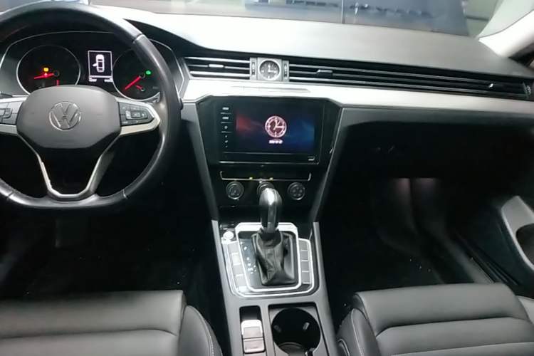 Used Volkswagen Magotan 2020 280TSI DSG Comfort Edition Audio And AC Panel