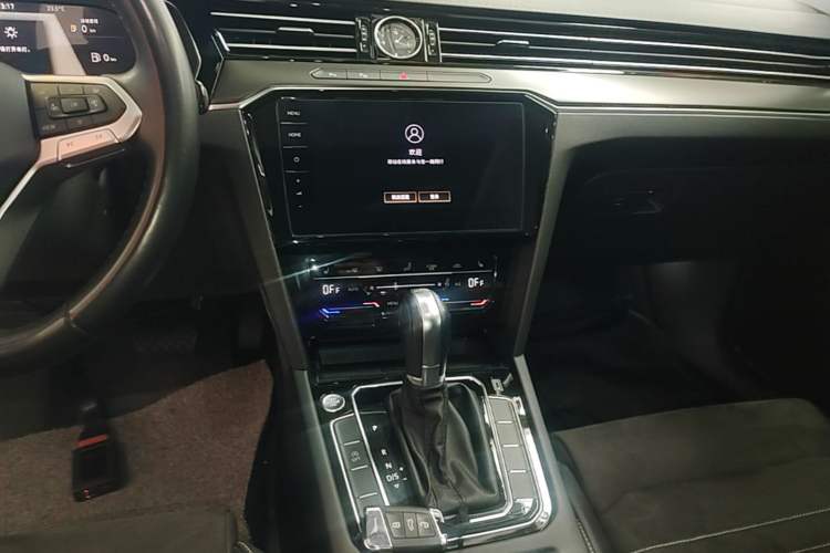 Used Volkswagen Magotan 2020 380TSI DSG Luxury Version Audio And AC Panel