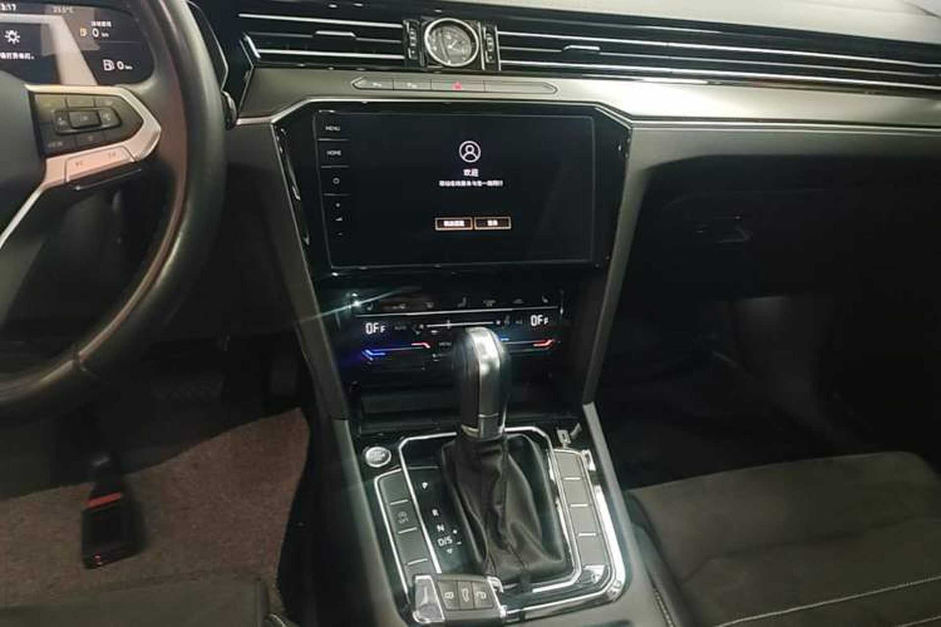 Used Volkswagen Magotan 2020 380TSI DSG Luxury Version Audio And AC Panel
