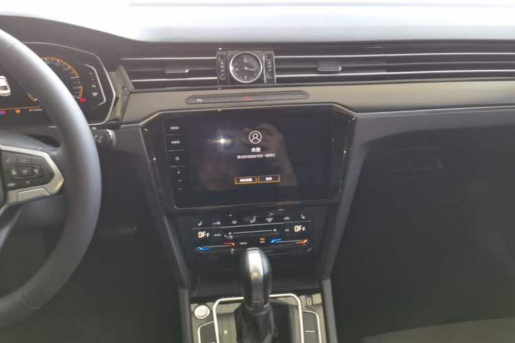 Used Volkswagen Magotan 2020 330TSI DSG Luxury Edition Audio And AC Panel