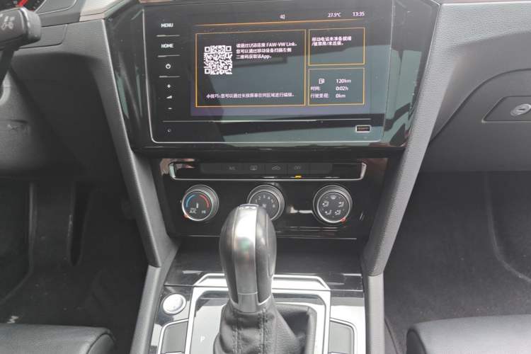 Used Volkswagen Magotan 2020 280TSI DSG Comfort Edition Audio And AC Panel
