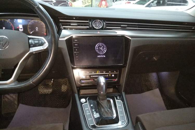 Used Volkswagen Magotan 2020 330TSI DSG Luxury Edition Audio And AC Panel