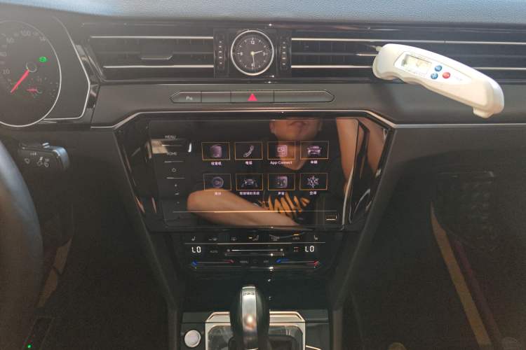 Used Volkswagen Magotan 2020 330TSI DSG Leading Model Audio And AC Panel
