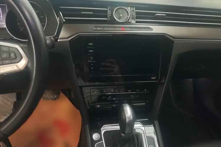 Used Volkswagen Magotan 2020 330TSI DSG Leading Model Audio And AC Panel