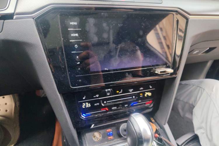 Used Volkswagen Magotan 2020 330TSI DSG Leading Model Audio And AC Panel