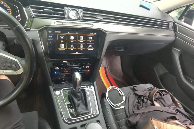Used Volkswagen Magotan 2020 330TSI DSG Luxury Edition Audio And AC Panel