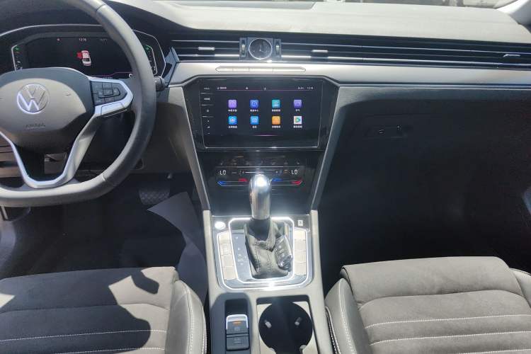 Used Volkswagen Magotan 2020 330TSI DSG Luxury Edition Audio And AC Panel