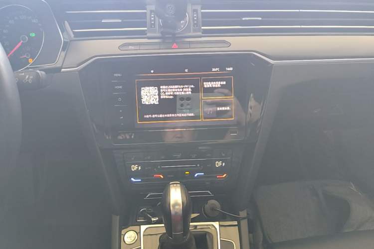 Used Volkswagen Magotan 2020 330TSI DSG Leading Model Audio And AC Panel