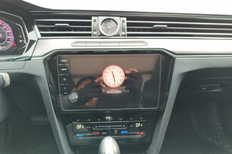 Used Volkswagen Magotan 2020 330TSI DSG Luxury Edition Audio And AC Panel