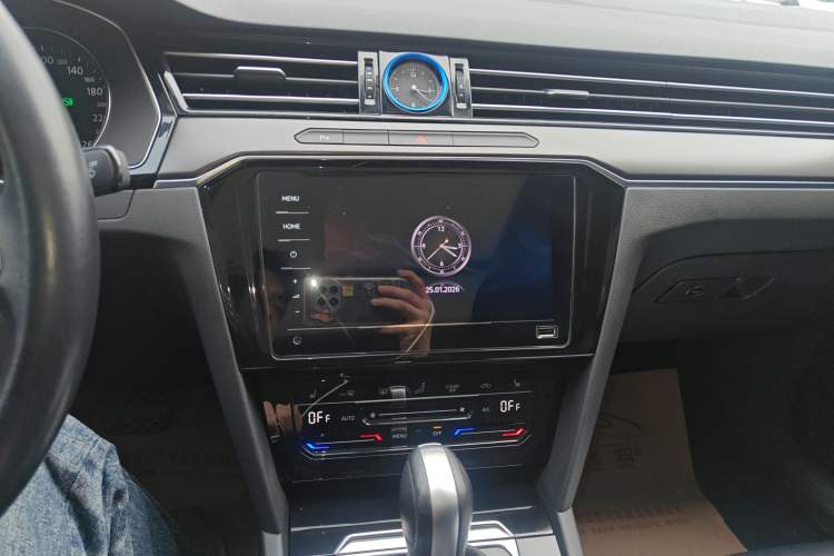 Used Volkswagen Magotan 2020 330TSI DSG Leading Model Audio And AC Panel