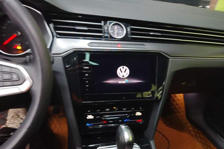 Used Volkswagen Magotan 2020 330TSI DSG Leading Model Audio And AC Panel