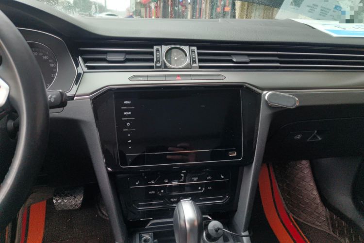 Used Volkswagen Magotan 2020 330TSI DSG Leading Model Audio And AC Panel