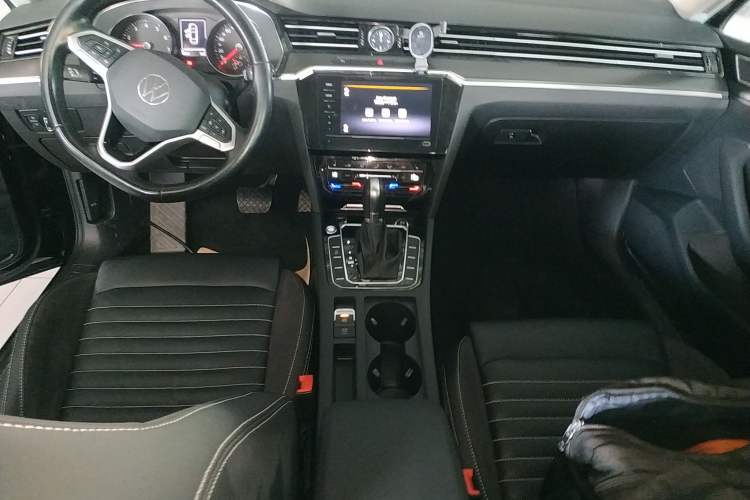Used Volkswagen Magotan 2020 330TSI DSG Leading Model Audio And AC Panel