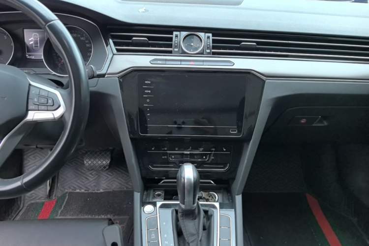 Used Volkswagen Magotan 2020 280TSI DSG Leading Edition Audio And AC Panel